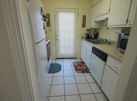 4th image of 404 Saddle Creek Dr