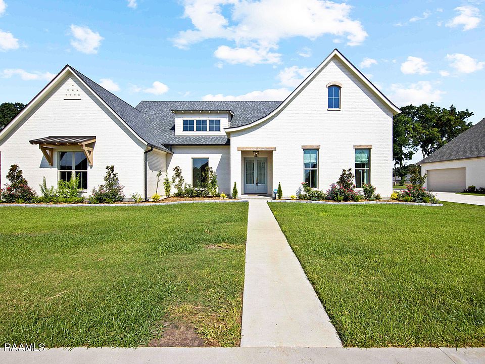 1st image of 101 Hedgeworth Ct