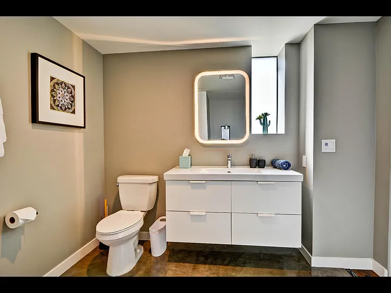 206 E Portland St — Photo 12