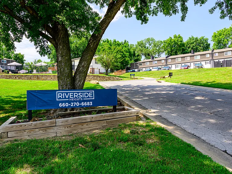 4405 NW Dmons Dr — Photo 16