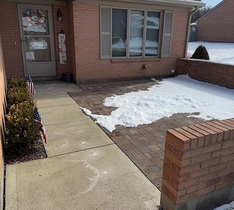 2nd image of 1565 Deeanne Dr