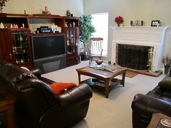 4th image of 3302 Meadow Creek Ln