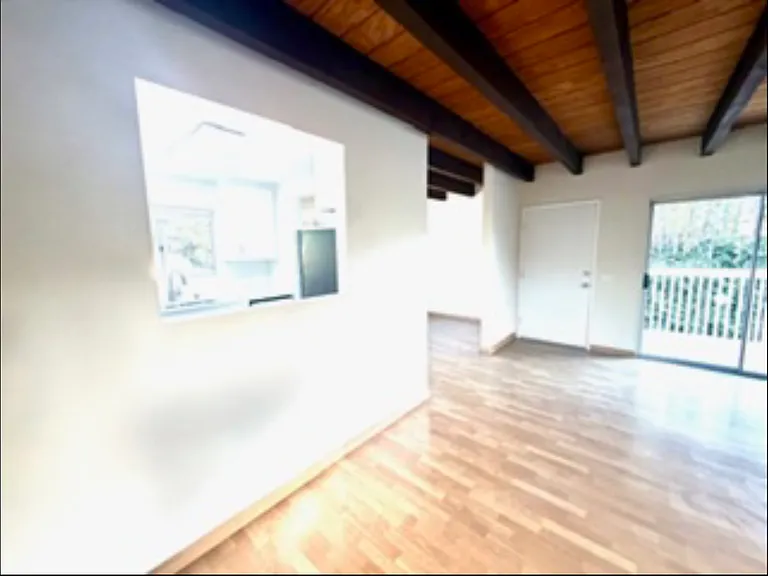 Hillcrest Dr — Photo 10