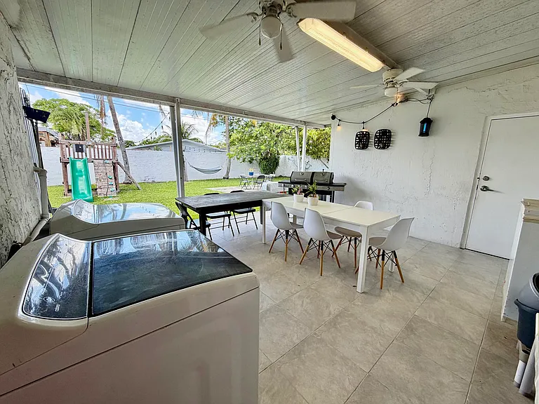 114 SW 57th Ct — Photo 22