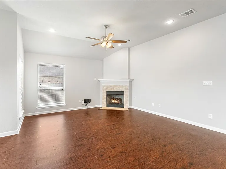 4161 Shallow Creek Loop — Photo 8