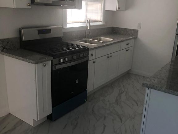 3rd image of 258 S Knott Ave