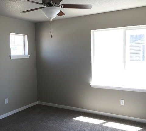 Waukee Townhomes - Village at Shadow Creek