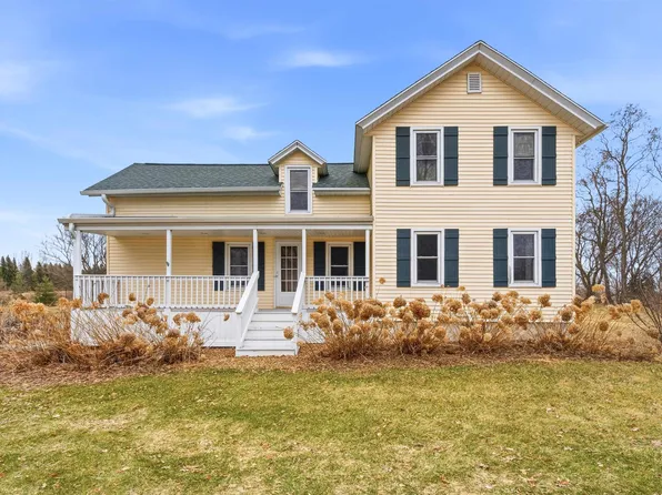 530 Clairville Rd, Oshkosh, WI 54904