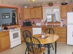 Large Kitchen with pantry