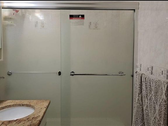 5th image of 3209 Hering Ave APT 1