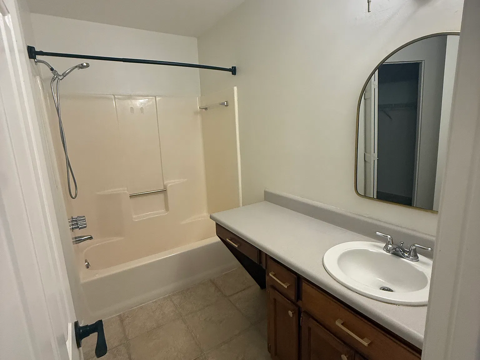 2 bed, 1130 sqft, $2,000 — Photo 4