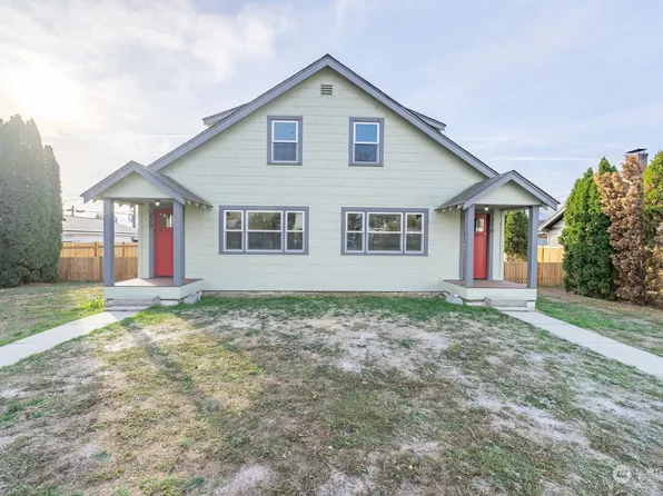 220 E Chelan Ave, Chelan, WA 98816