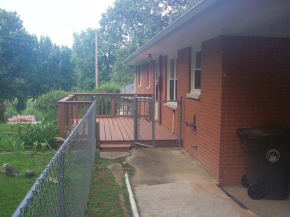 3rd image of 188 Magnolia St