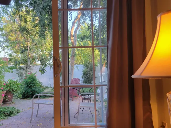 (undisclosed Address), North Hollywood, CA 91606