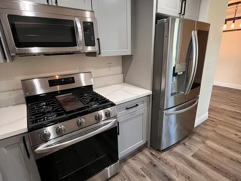 31568 Agoura Rd #6 — Photo 33