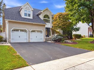 22 Brandywine Dr, Old Bridge, NJ 07747