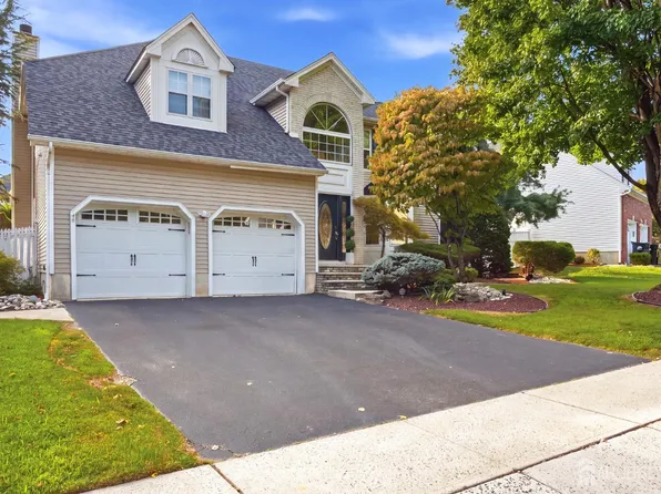 22 Brandywine Dr, Old Bridge, NJ 07747