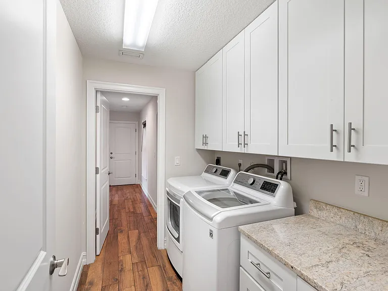 17735 Carver Ave — Photo 24