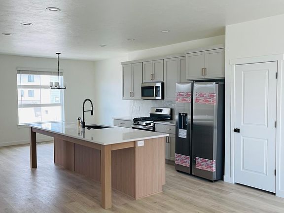 All new stainless steal appliances.