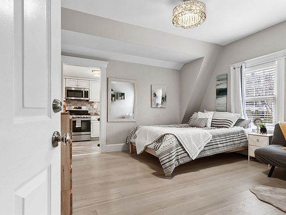 2nd image of 600 Shirley St #15