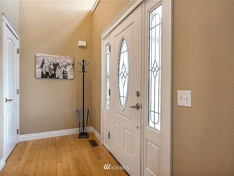 4463 Castlerock Dr — Photo 5