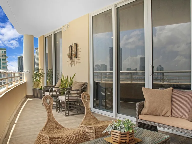 848 Brickell Key Dr #3905 — Photo 37