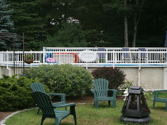 3rd image of 4 Arrowwood Dr
