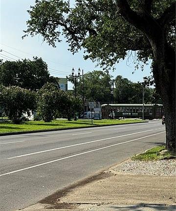 3rd image of 1632 Napoleon Ave