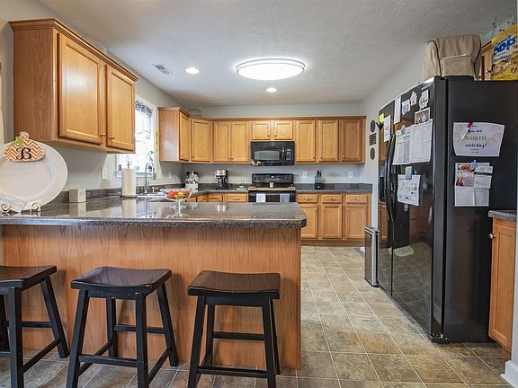5th image of 1038 Coral Dr