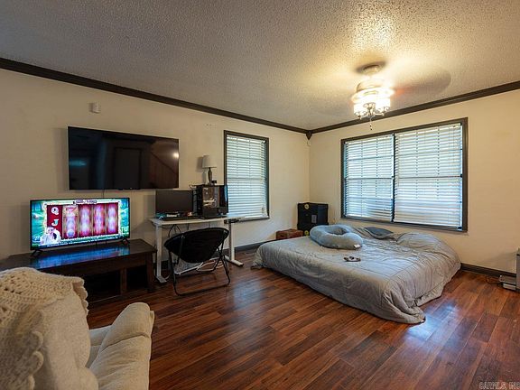 5th image of 3306 Lena Ln