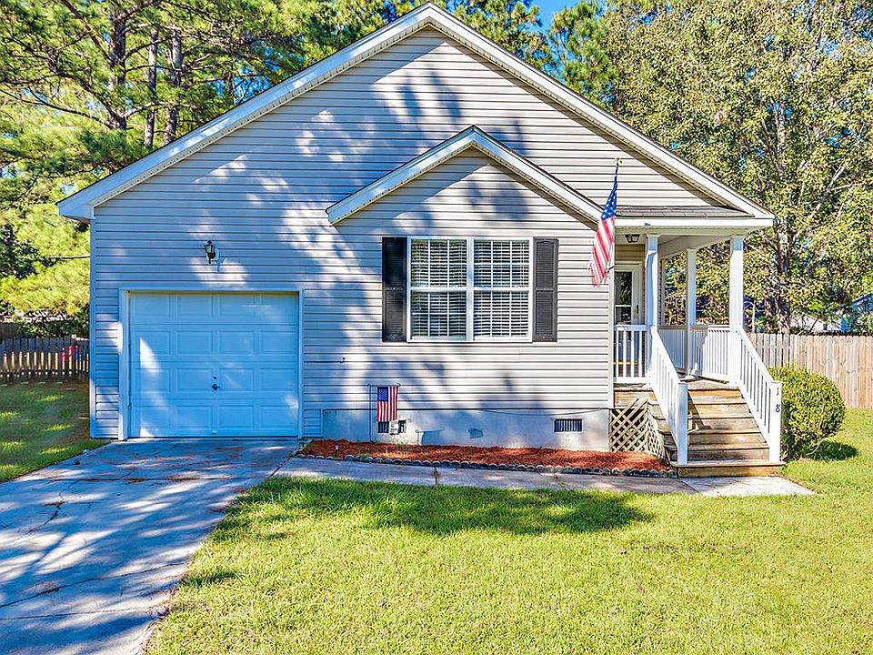 1st image of 108 Trescott Ct