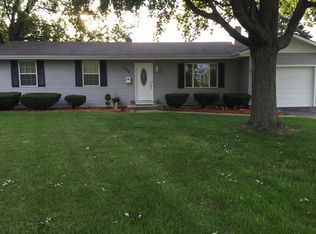 605 Commanche Ct, Carol Stream, IL 60188