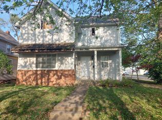 930 S 8th St #B, Springfield, IL 62703