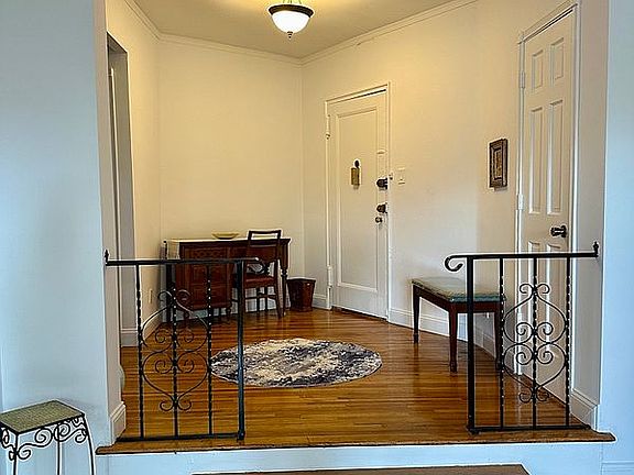 3rd image of 915 E 17th St #312B