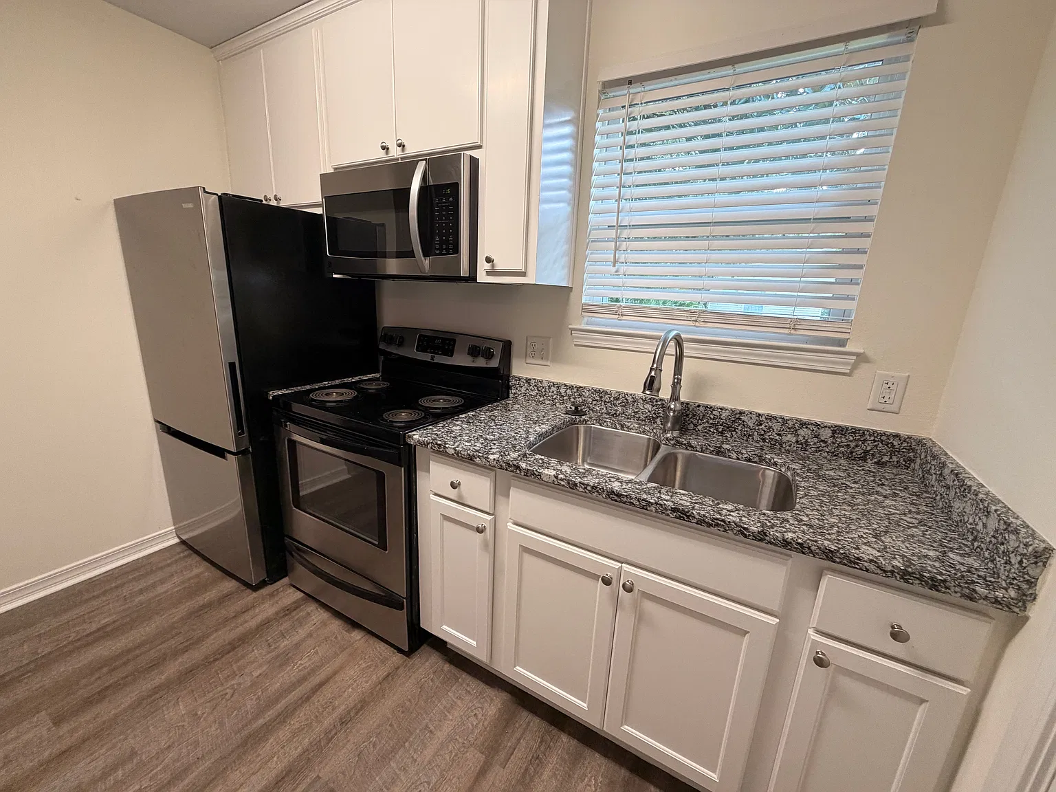 Studio, 600 sqft, $1,500 — Photo 3