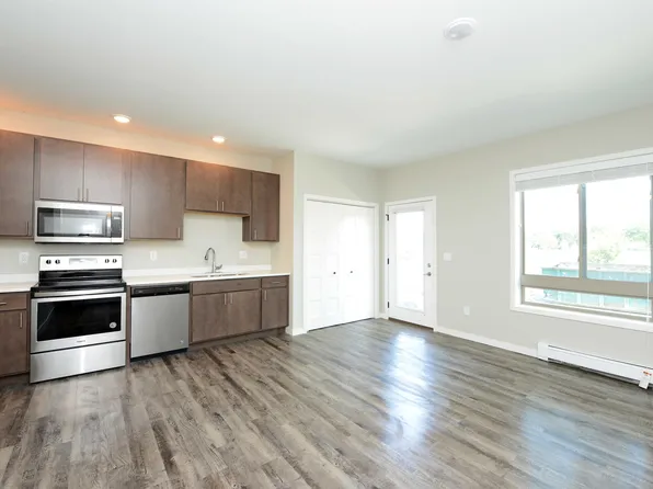 914 15th St N, Fargo, ND