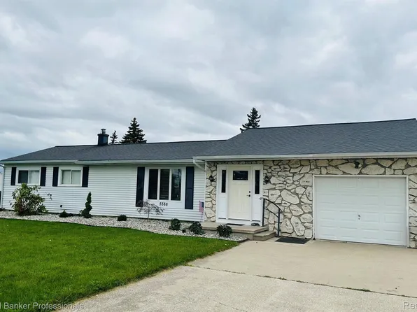 5588 Fraser Rd, Bay City, MI 48706