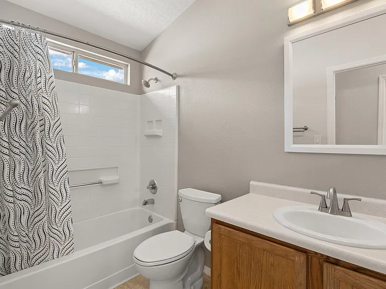 6136 Vaughn Dr NE — Photo 14