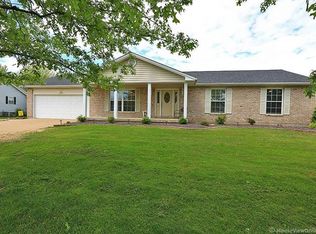 565 Dorothy St, Farmington, MO 63640