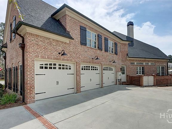 3rd image of 135 Puttenham Crossing