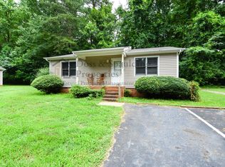 2002 Hummingbird Ct, High Point, NC 27265