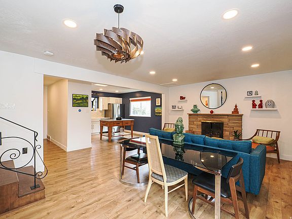 5th image of 4601 S Creekview Cir