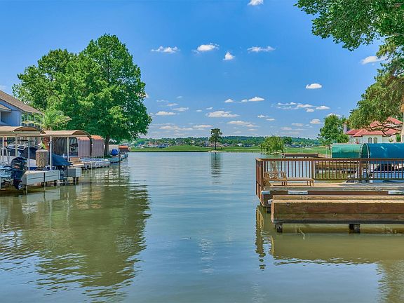 2nd image of 3142 Lazy Lake Ln
