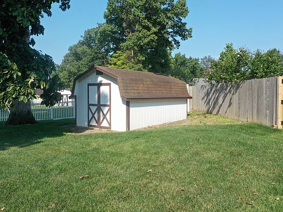 5th image of 2225 Kentwood Dr