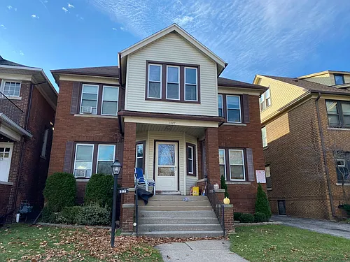 1127 Beaconsfield Ave #1S Photo 1