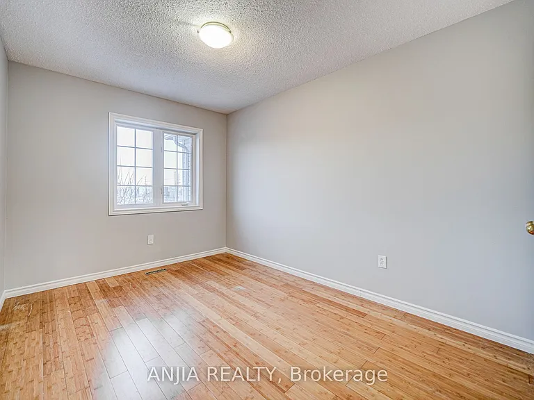 146 Billingsley Cres — Photo 26