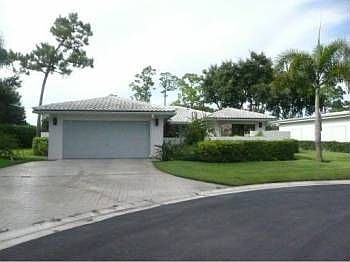 1st image of 38 Northwoods Ln