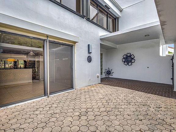 3rd image of 2435 E Presidential Way