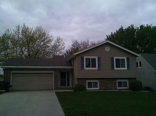 5217 S Bristolwood Ln, Lincoln, NE 68516