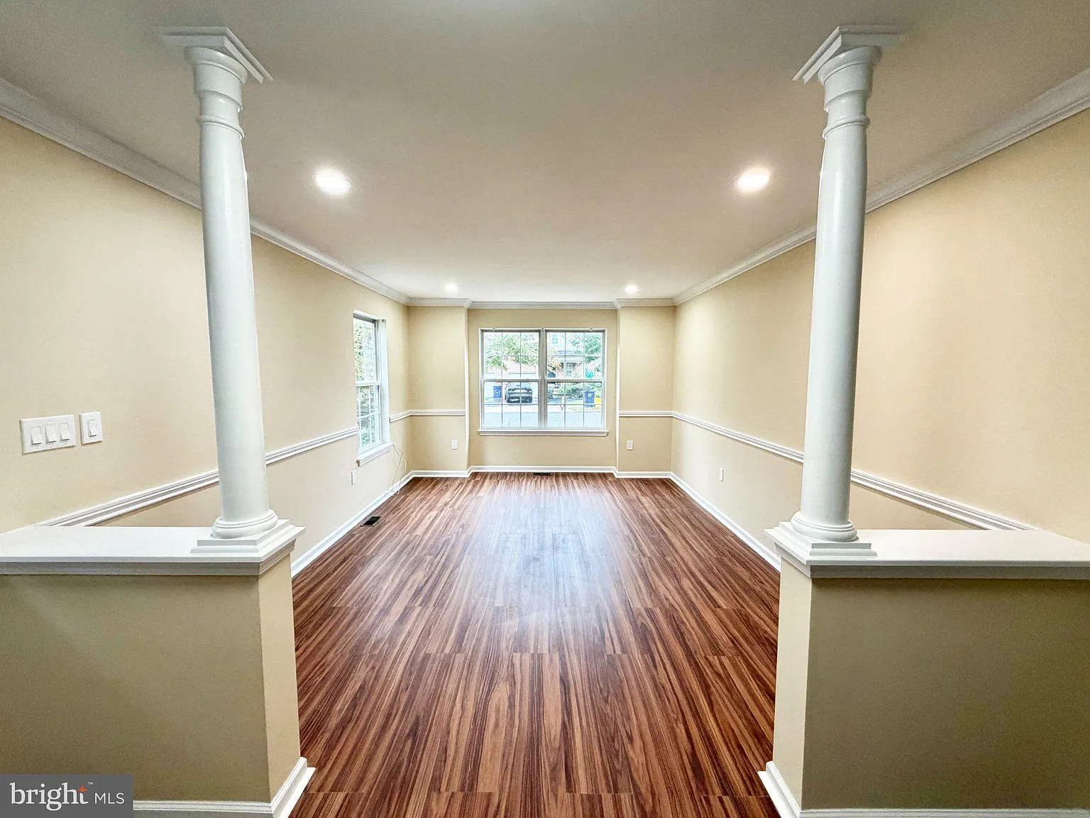 3 bed, 2.5 bath, 1995 sqft, $3,600 — Photo 3